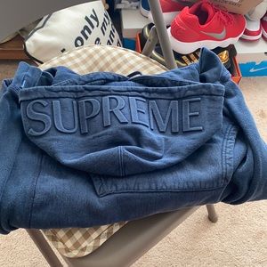 Supreme hoodie
